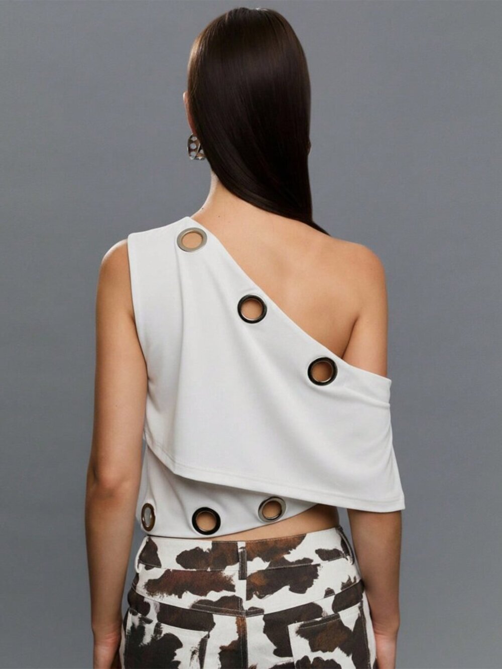 White Casual Women's One-Shoulder Asymmetrical Metal Eyelet Top - Picture 9 of 11
